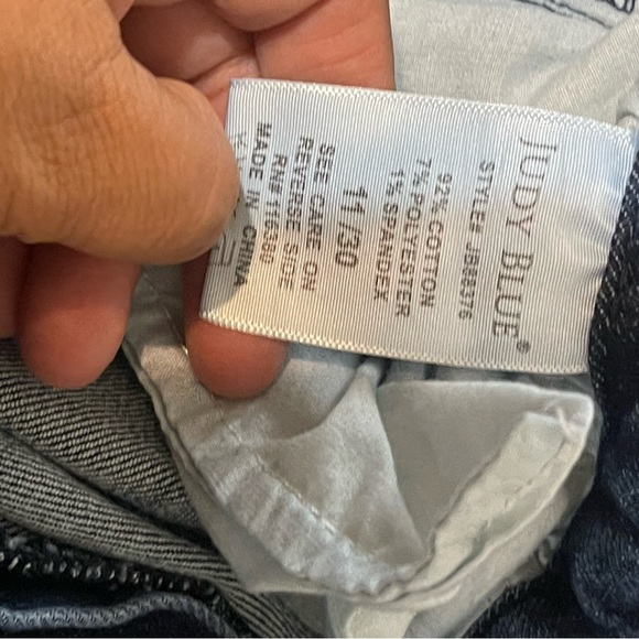 Judy Blue Starry Night Flare Jeans - Picture 8 of 10